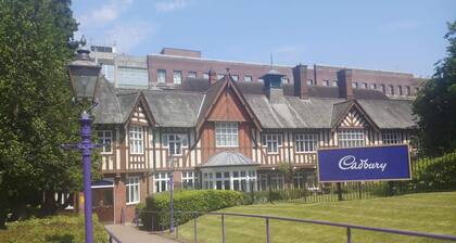 Spacious 3 Bedroom House in Edgbaston With Parking