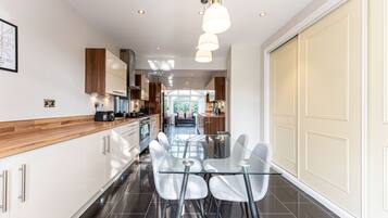 House | 3 bedrooms, Internet