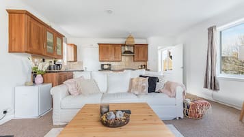 Apartment | 2 bedrooms, desk, Internet