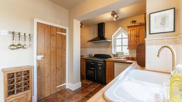 Rumah | 4 kamar tidur, meja kerja, dan internet