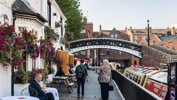 Apartment | 1 bedroom, desk, Internet