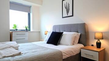 Apartment | 1 bedroom, desk, Internet