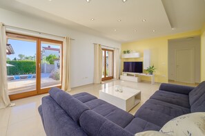 TV, table football - Villa Lana (Istria - Vodnjan) (Vodnjan)