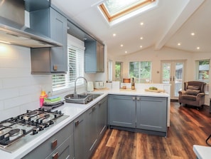Cottage | Private kitchen - Willows Lodge (Windermere)