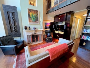 Smart TV, fireplace, DVD player