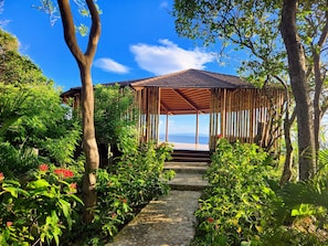 Property grounds - BEACHFRONT LUXURY - 180° BAY VIEWS -
INFINITY POOL - AND STUNNING OUTDOOR SPACES (San Juan del Sur)