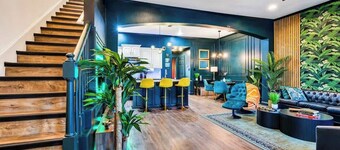 Luxurious Townhome Near LSU | Modern & Chic Stay