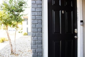 Exterior detail - Walk to AT&T Cowboys Stadium, Globe-life from Stylish 2Bedroom (Arlington)