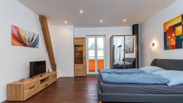 1 bedroom, travel crib, WiFi, bed sheets