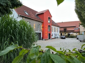Exterior - At the gateway to Franconian Switzerland - Studio Apartment  - SchwabachAuen 3 (Eckental)