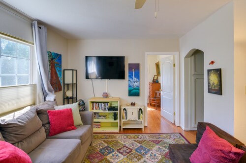 Fenced Yard & Grill: Orville Cottage Near Trails!