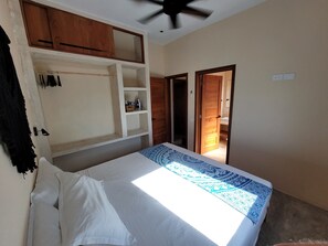 2 habitaciones, tabla de planchar con plancha, wifi y ropa de cama 