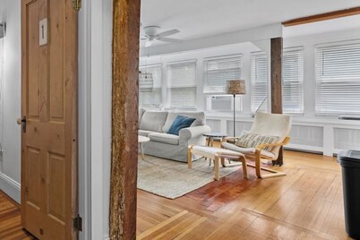 Beautiful downtown retreat, walk everywhere!