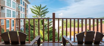 Private Pool Villa Free Airport Transfer.