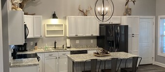 Cozy 2 bed room, 2 bath barndominium.