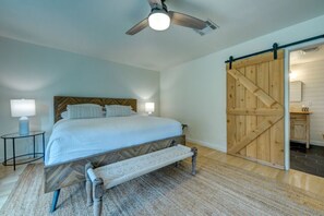 2 bedrooms, WiFi, bed sheets - The Cottage - Farmstead (Round Top)