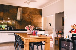 Full-size fridge, cookware/dishes/utensils