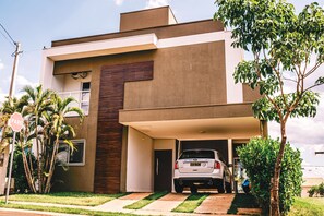 Family House | Exterior