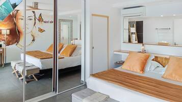 1 bedroom, in-room safe, iron/ironing board, free WiFi