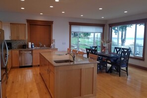 House (3 Bedrooms) | Interior - Cascade View Haven by Avantstay Saratoga Vistas (Langley)