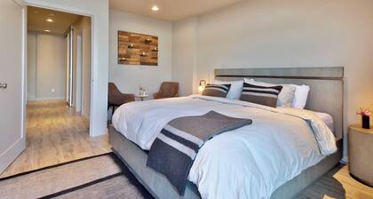 Langley Waterfront Condo by Avantstay A+ Views