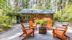 Interior - The Cottage at Herons Roost by Avantstay (Langley)
