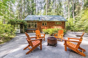 House (1 Bedroom) | Interior - The Cottage at Herons Roost by Avantstay (Langley)