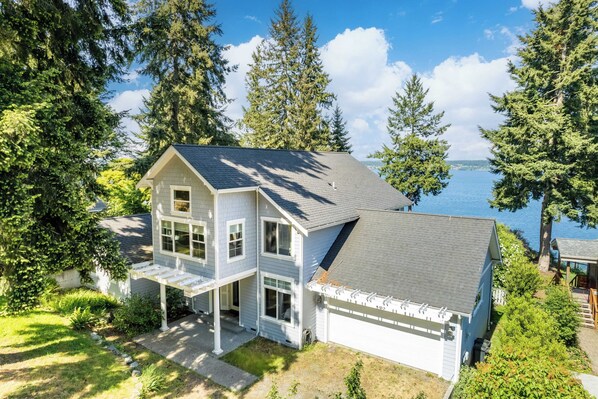 Front of property - Panoramic Saratoga Passage Views Elegant Whidbey Home by Avantstay (Langley)