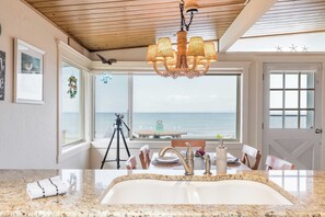 House (2 Bedrooms) | Interior - West Beach Wonderland by Avantstay Waterfront (Oak Harbor)