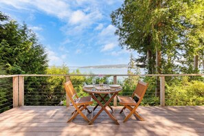 House (2 Bedrooms) | Interior - Serenity Pines by Avantstay Incredible Views (Greenbank)