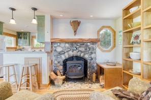 House (2 Bedrooms) | Interior
