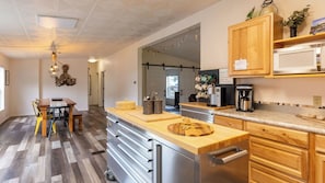 Interior - Sunny by the Sound by Avantstay Coastal Escape (Coupeville)