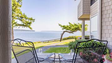 House (2 Bedrooms) | Front of property