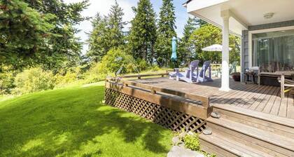 Comfy Coastal Cottage by Avantstay Mountain View
