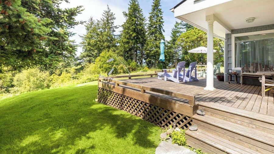 Comfy Coastal Cottage by Avantstay Mountain View