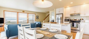 Beach Lookout Retreat by Avantstay Rooftop Views