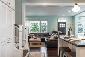 House (2 Bedrooms) | Interior - The Lookout at Crane's Landing by Avantstay (Greenbank)