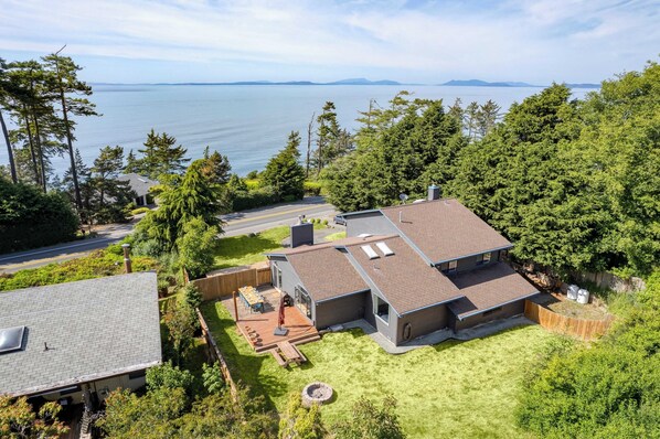 House (3 Bedrooms) | Front of property