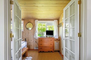 Interior - Sunlight Beach Getaway by Avantstay Views (Clinton)