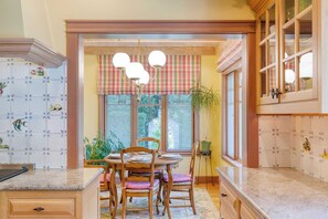 House (3 Bedrooms) | Interior - Goldilocks by Avantstay Luxury Waterfront Home (Greenbank)