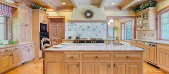 Goldilocks by Avantstay Luxury Waterfront Home