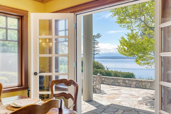 Interior - Goldilocks by Avantstay Luxury Waterfront Home (Greenbank)