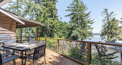 Eagles Watch by Avantstay Large Deck w/ Views