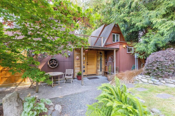 House (2 Bedrooms) | Front of property - Heron Rook Cottage by Avantstay Panoramic View (Langley)