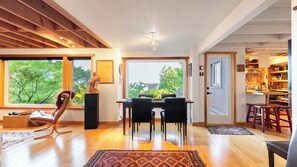 Interior - Heron Rook Cottage by Avantstay Panoramic View (Langley)