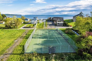 Interior - Beachfront Condo - Mutiny Bay by Avantstay Views (Freeland)