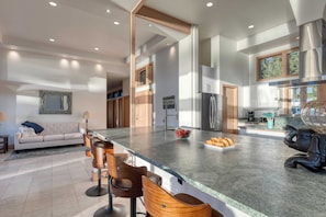 House (4 Bedrooms) | Interior - Orca Ridge on Resort Road by Avantstay A+ Views (Greenbank)