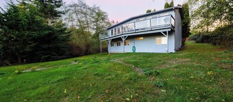 Incredible Water Views, Deck Relaxing Retreat Greenbank Getaway by Avantstay
