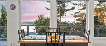 Incredible Water Views, Deck Relaxing Retreat Greenbank Getaway by Avantstay
