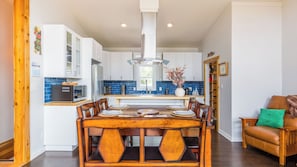 Interior - Chateau Coho by Avantstay Easy Beach Access (Greenbank)